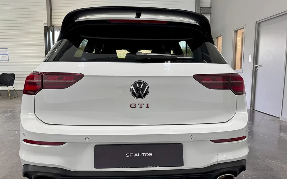 VOLKSWAGEN GOLF GTI CLUBSPORT dos